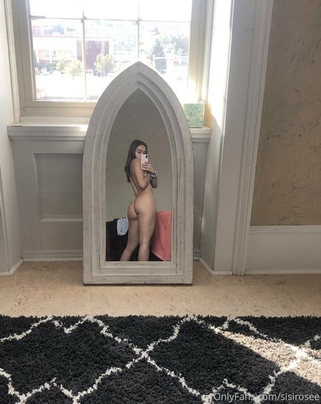 Nahá fotka uniklých OnlyFans od Sisirosee