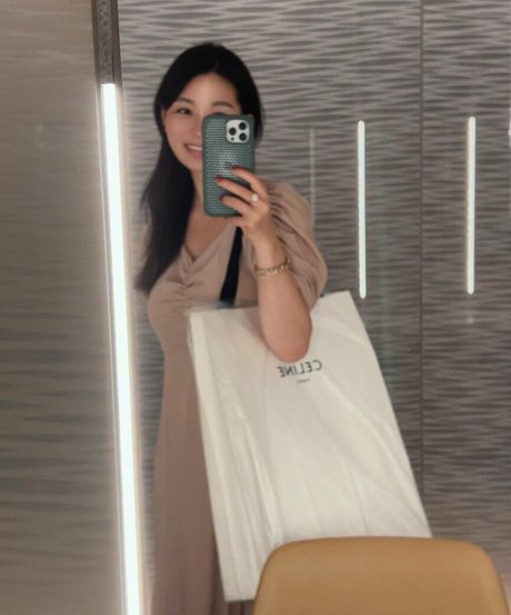 Alasti lekkinud OnlyFans-i pilt Rikakodesu