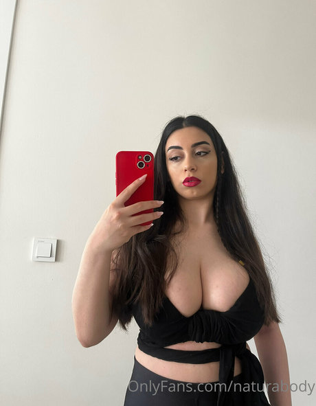 Nahá fotka uniklých OnlyFans od Mervedamla