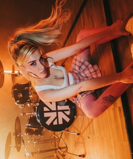 Nahá fotka uniklých OnlyFans od Samantha Ot