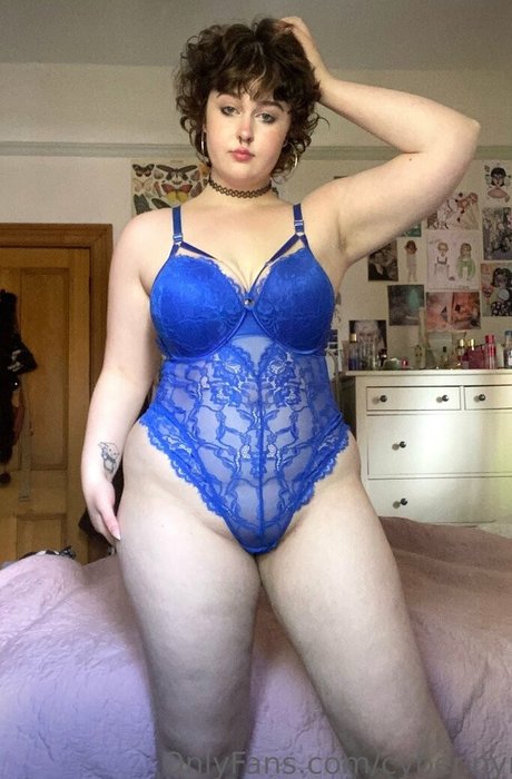 Naken lekkede OnlyFans-bilde av Milabloomoo