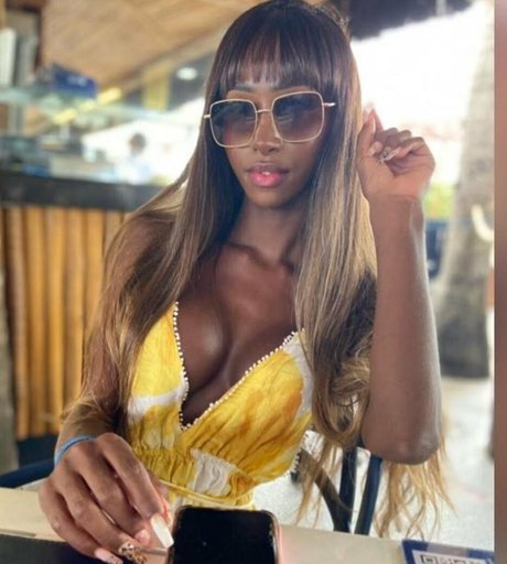 Naken lekkede OnlyFans-bilde av Transsohot