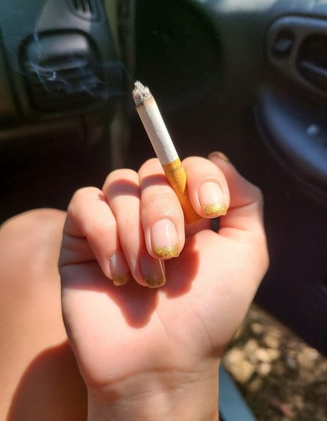 Nøgent lækket OnlyFans-billede af Smokingprincessof