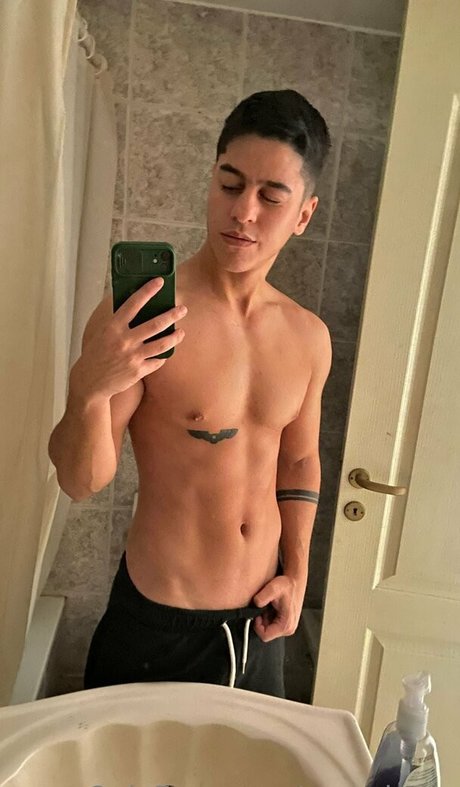 Обнаженная фотография утечки OnlyFans от Caroalvaro