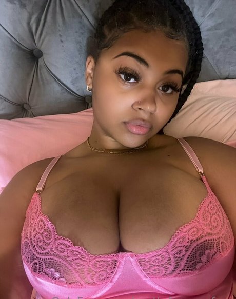 Naken läckt OnlyFans-bild av Prettyfacesznfree