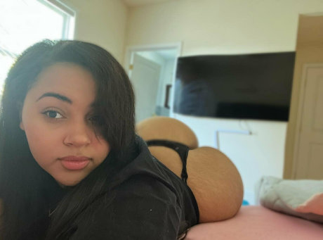 Nahá fotka uniklých OnlyFans od Prettyfacesznfree