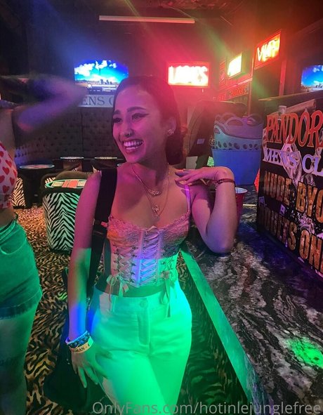 Hotinlejunglefree OnlyFans 유출 누드 사진