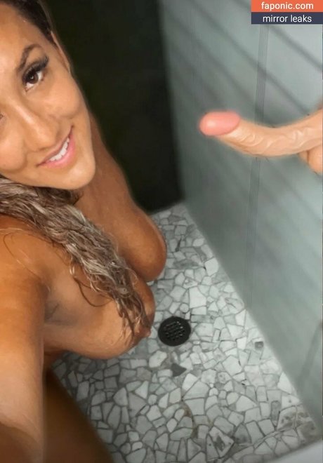 Nahá fotka uniklých OnlyFans od Sara Cheek