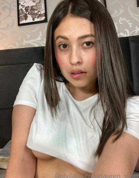 Foto di nudo di fuga di OnlyFans di Laurenscottfree