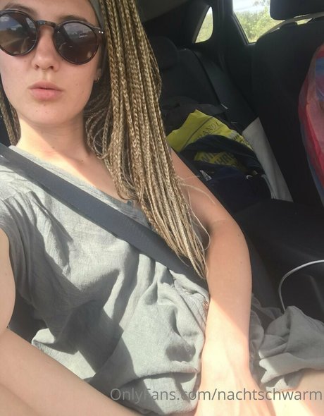 Photo nue de fuite OnlyFans de Nachtschwarm