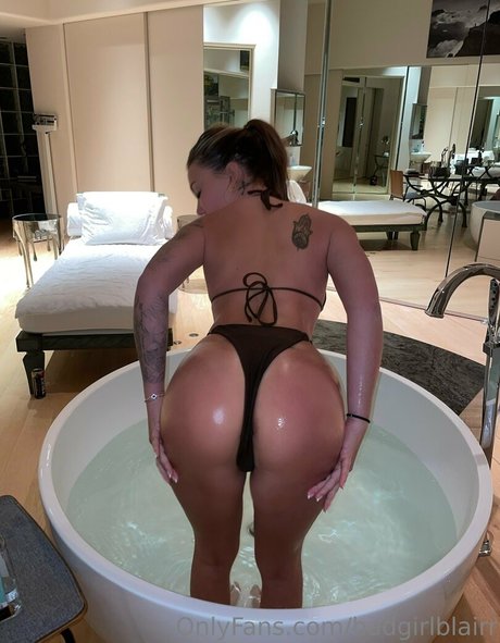 Naken lekkede OnlyFans-bilde av Badgirlblairr