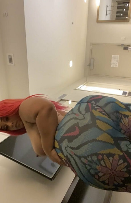 Naken lekkede OnlyFans-bilde av Teampinky