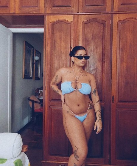 Naken lekkede OnlyFans-bilde av Kennya Raposo