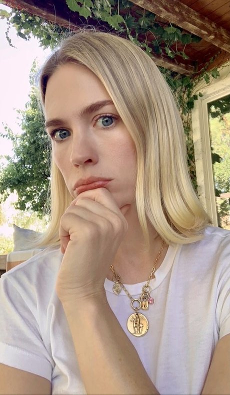 Naken lekkede OnlyFans-bilde av January Jones