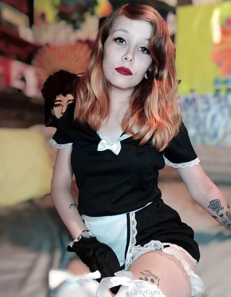 Naken lekkede OnlyFans-bilde av Modernmorticia