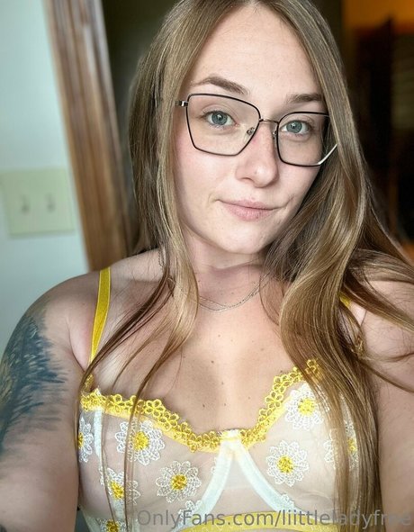 Liittleladyfree OnlyFans 유출 누드 사진