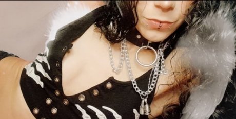 Nahá fotka uniklých OnlyFans od Sassy Sakura Shan