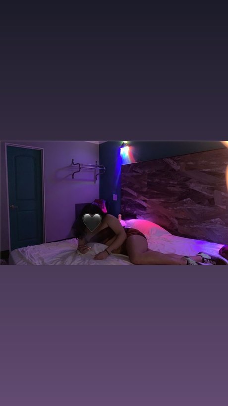 Naken läckt OnlyFans-bild av   