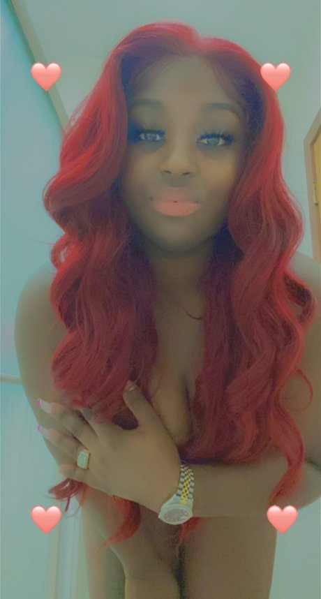 Naakte gelekte OnlyFans-foto van Sariahthedoll