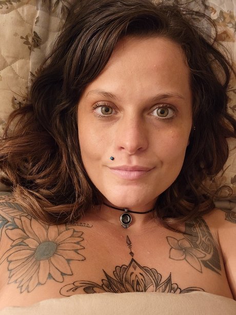 Naakte gelekte OnlyFans-foto van Sarah Skipworth