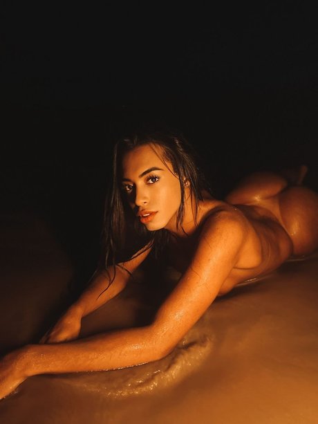 Naken läckt OnlyFans-bild av Sarah Liins