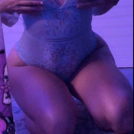 Naken läckt OnlyFans-bild av Sapphire 