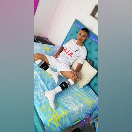 Naakte gelekte OnlyFans-foto van Santiago Montao