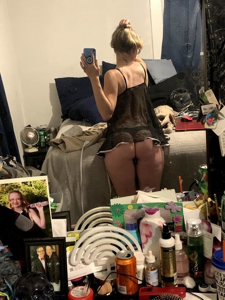 Naken läckt OnlyFans-bild av Sampampm Mary