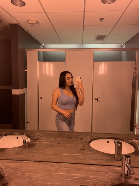 Naken läckt OnlyFans-bild av Chelsey