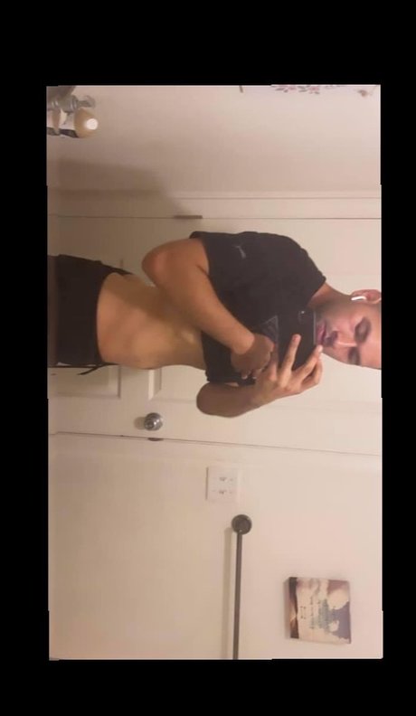 Naken läckt OnlyFans-bild av Samyo Blanco