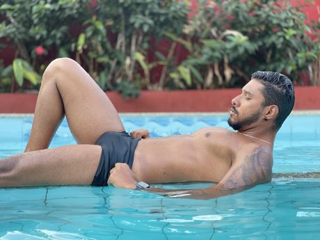Naken läckt OnlyFans-bild av Sam Usa