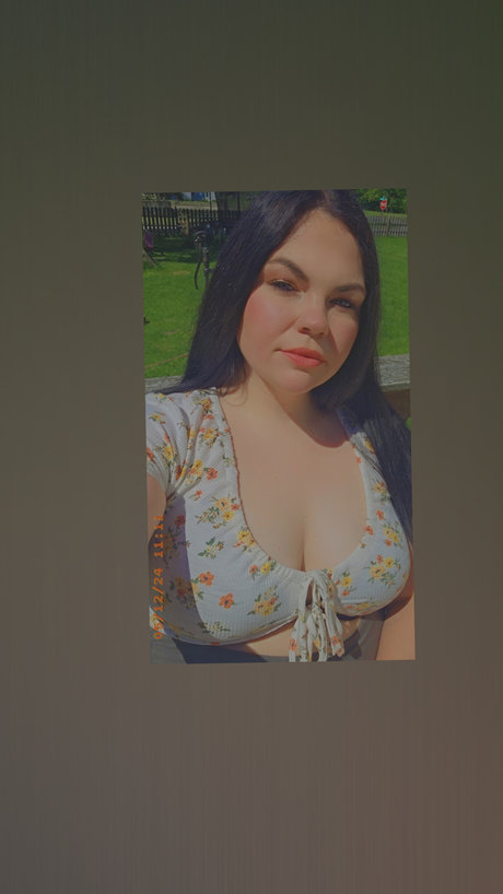 Alasti lekkinud OnlyFans-i pilt Sammi
