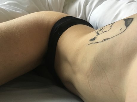 Naken läckt OnlyFans-bild av Syd The Kitten