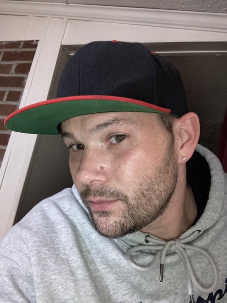 Naken läckt OnlyFans-bild av M C