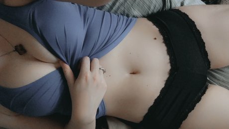 Alaston vuotanut OnlyFans-kuva Sasha