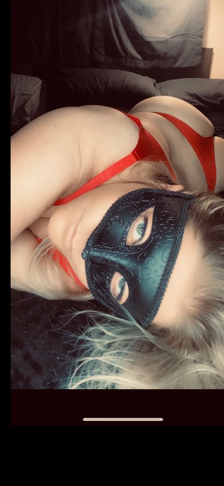 Alasti lekkinud OnlyFans-i pilt Saramarie1376