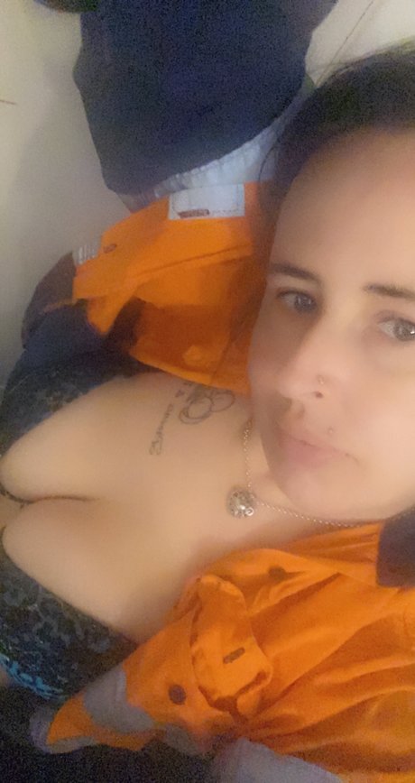 Обнаженная фотография утечки OnlyFans от Sairbear