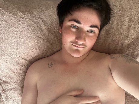 Naken läckt OnlyFans-bild av Teddy