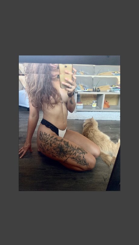 Обнаженная фотография утечки OnlyFans от Scarlett Jordan