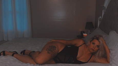 Naken läckt OnlyFans-bild av Queen