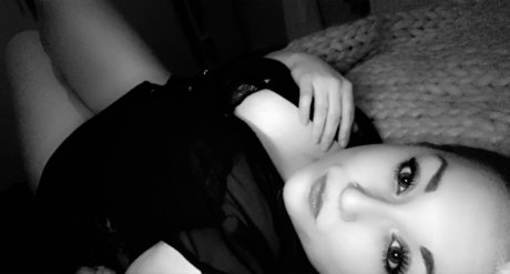 Naken läckt OnlyFans-bild av Zoe