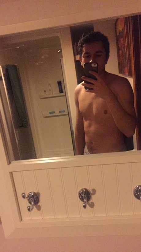 Naken lekkede OnlyFans-bilde av Asauce