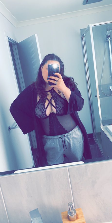 Naken läckt OnlyFans-bild av Maddy