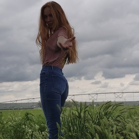 Naakte gelekte OnlyFans-foto van Salem Rose A