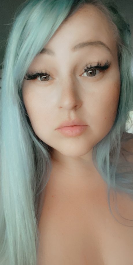 Alasti lekkinud OnlyFans-i pilt Courtney