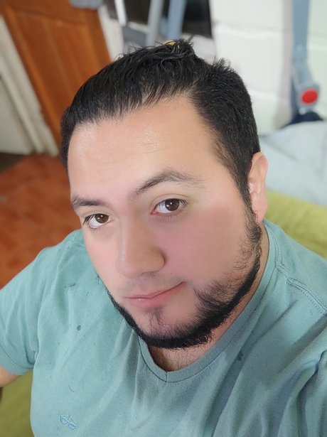 Foto nua vazada do OnlyFans de Michael Salinas