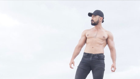 Naakte gelekte OnlyFans-foto van Rome