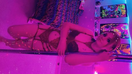 Naken läckt OnlyFans-bild av Missredrobbinstacks