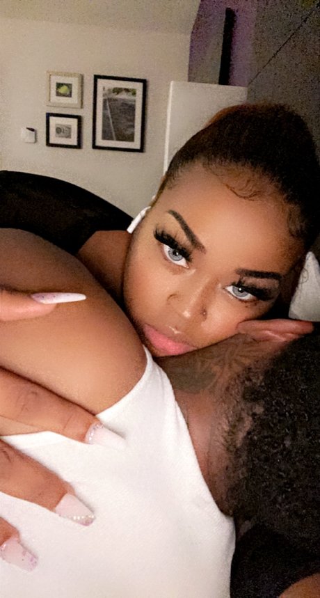 Naken läckt OnlyFans-bild av Sincerely Melody