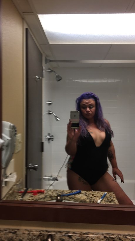 Naken läckt OnlyFans-bild av Morgan Sewell